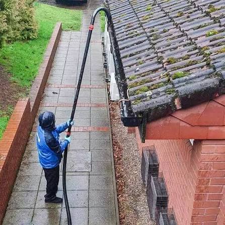 Roof and gutter cleaning Leicester